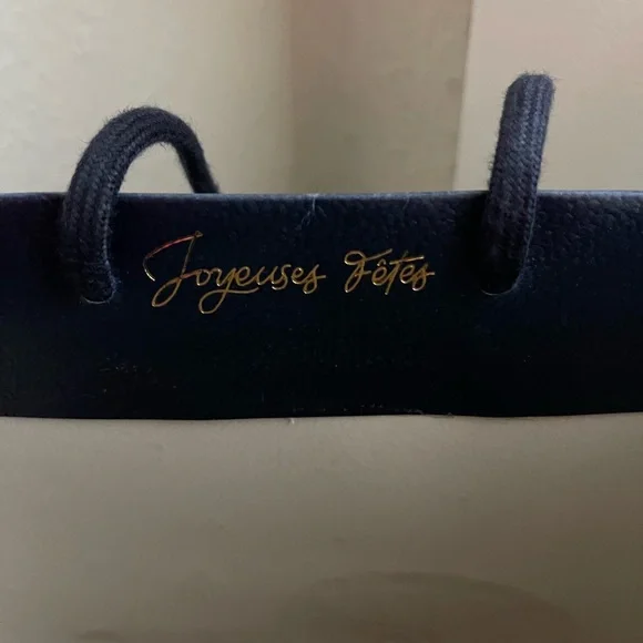 Louis Vuitton Paris Christmas 🎄 Bag & Box - Picture 5 of 8